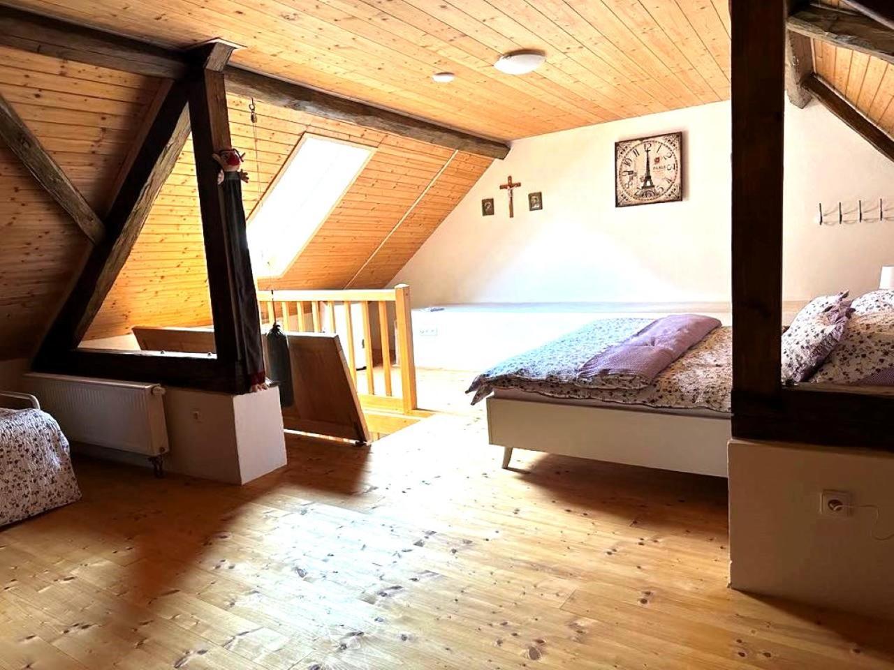 Penzion A Hospoda Na Statku Hluboká nad Vltavou Extérieur photo